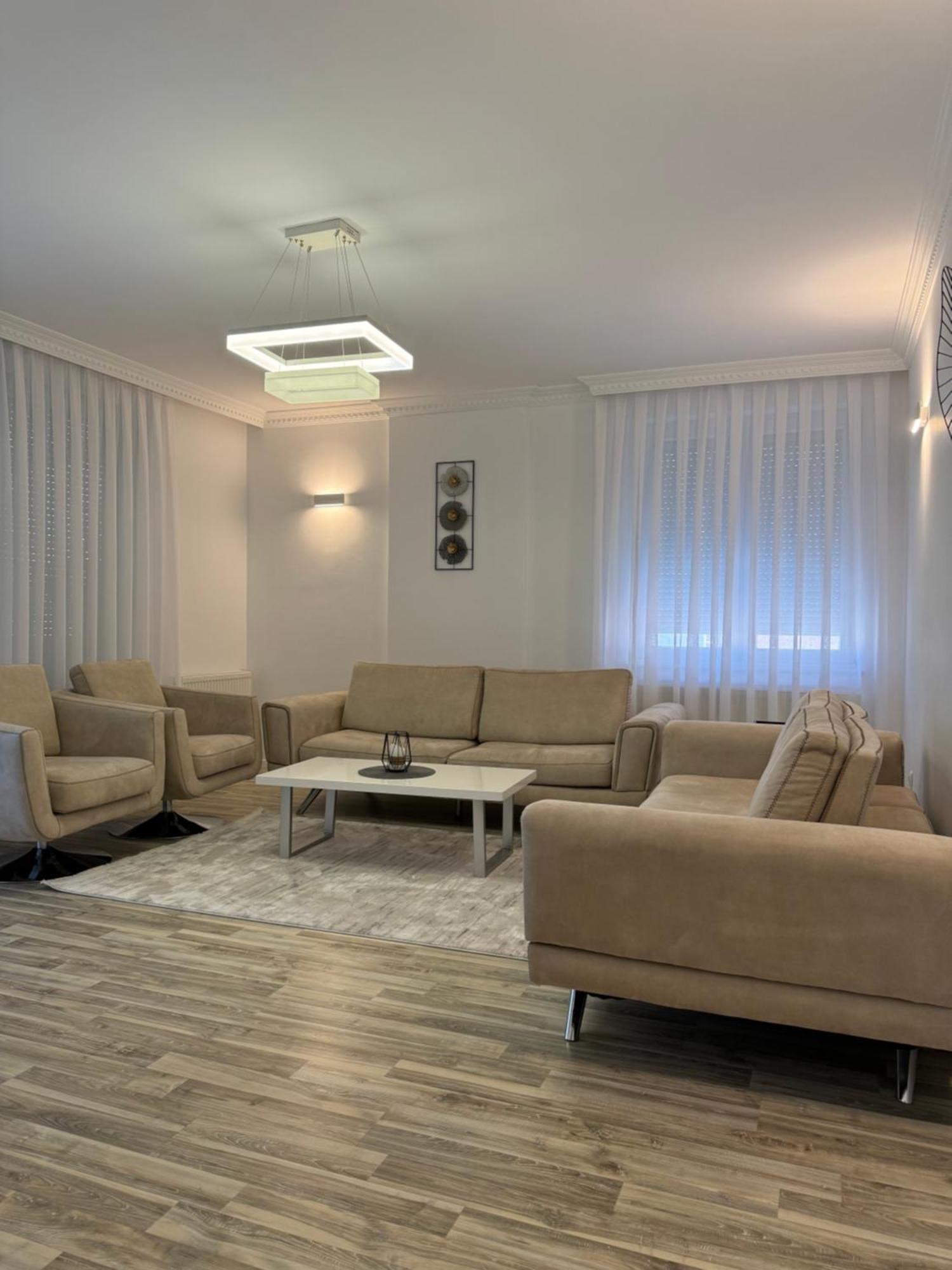Penthouse Exclusive Apartment Pristina Exterior photo